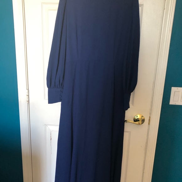 Lace Trim Collar Long Blouson Sleeve Maxi Dress
ALEXIA ADMOR Size: 12 - Picture 5 of 8